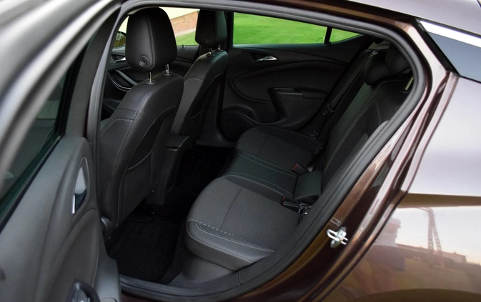 Opel Astra cena 46900 przebieg: 184300, rok produkcji 2016 z Góra małe 172